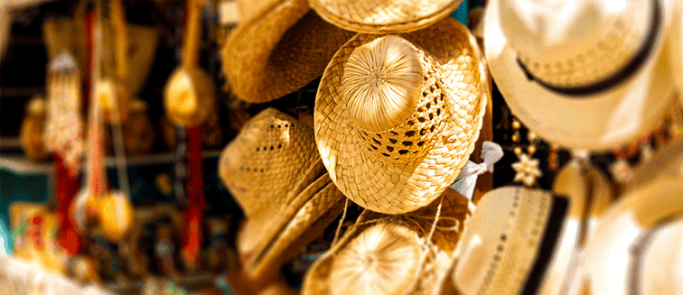 Hüte und Baskenmützen